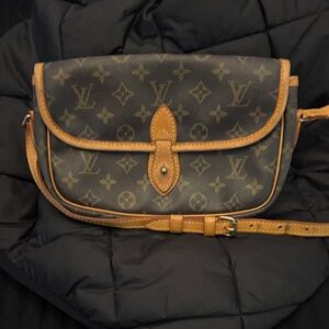 Louis Vuitton Monogram Canvas Crossbody Bag